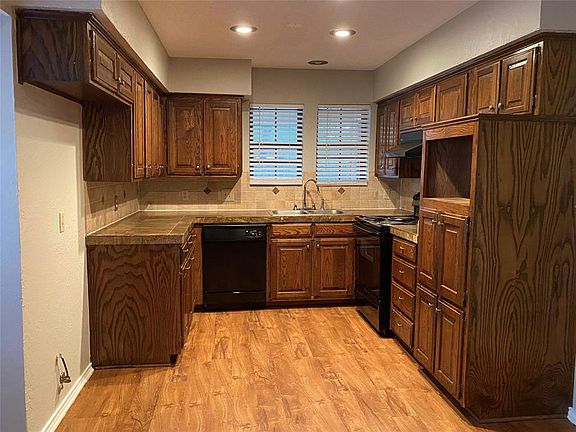 3rd image of 3930 Firethorn Dr