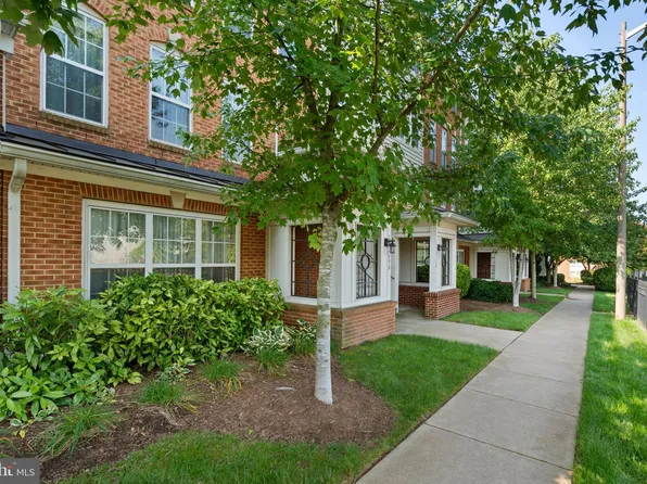 14209 Saint Germain Dr #27, Centreville, VA 20121