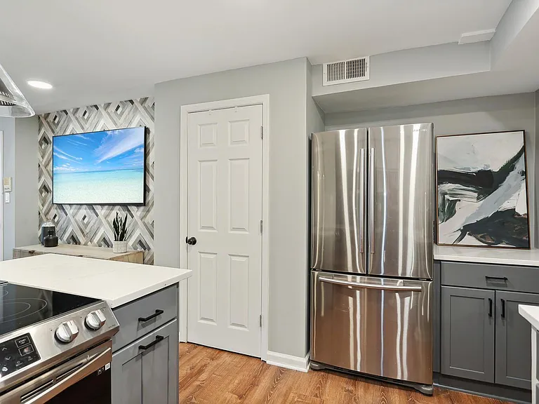 1712 Corcoran St NW #2 — Photo 8