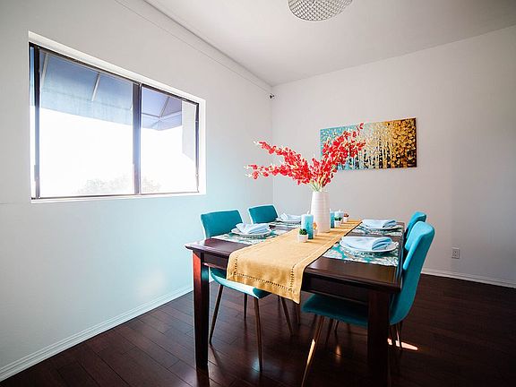 2nd image of 613 Cabrillo Villas