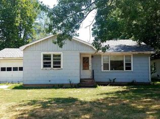 513 E 2nd St, Haven, KS 67543