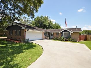 2003 Huntress Ln, Houston, TX 77062