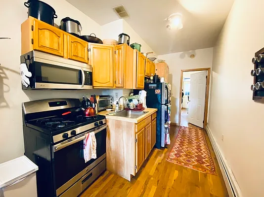 Rented by Compass | media 12