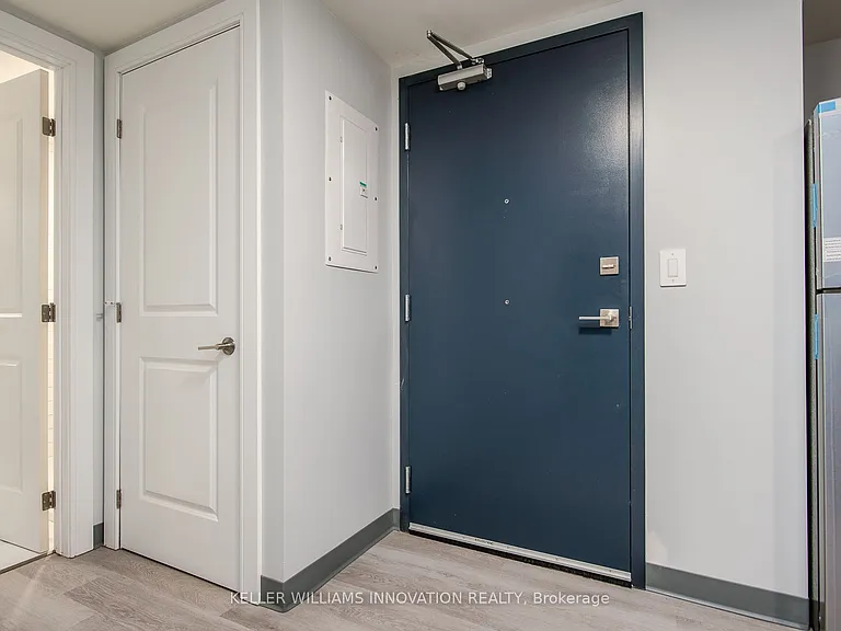 10 Queen St #2 — Photo 3