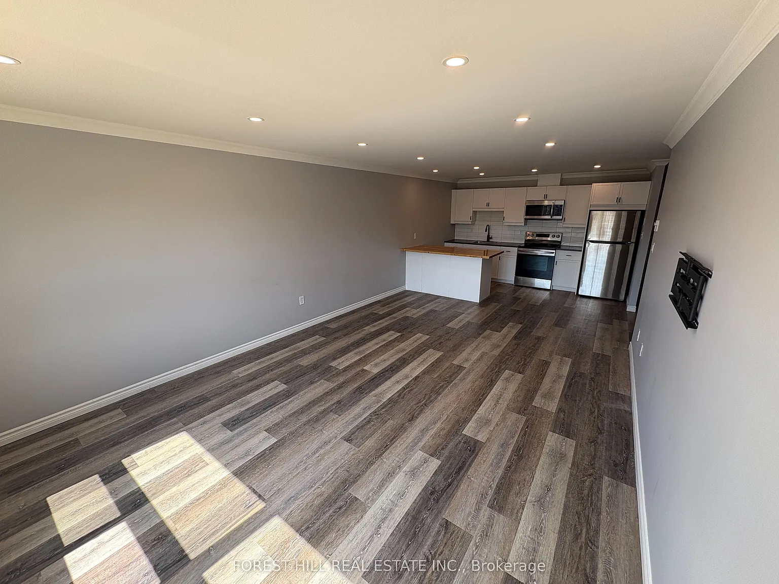 2 bed, $2,000 — Photo 3