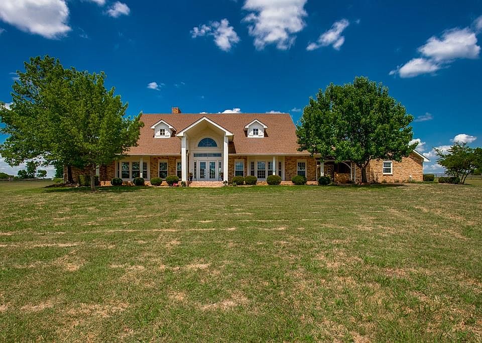 1st image of 1875 Bluebonnet Dr