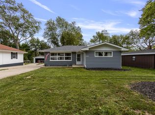 4215 Ponca St, McHenry, IL 60050