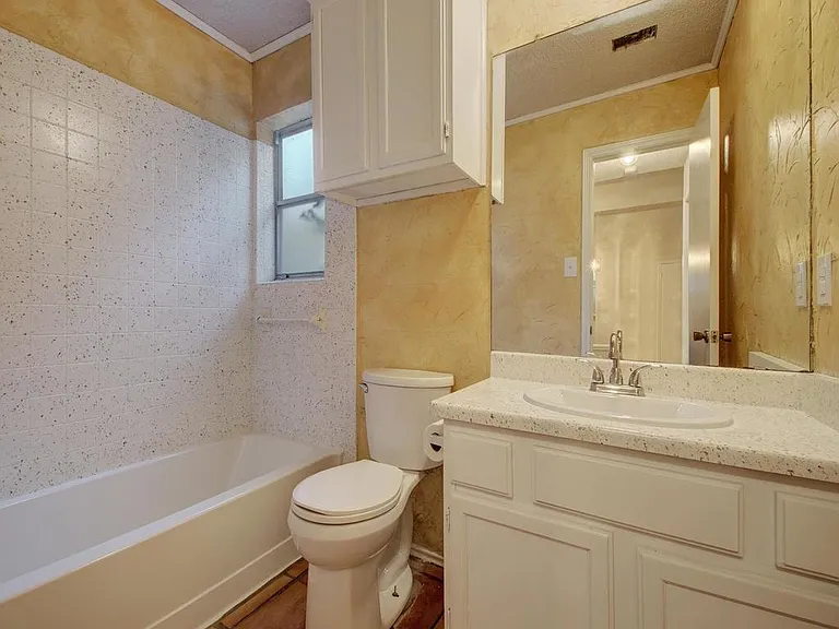 6305 Evangeline Trl — Photo 21