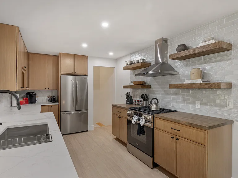22182 Berg Rd — Photo 9