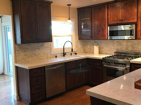 4th image of 334 La Canada Dr