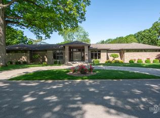 411 N Greenbriar Rd, Muncie, IN 47304