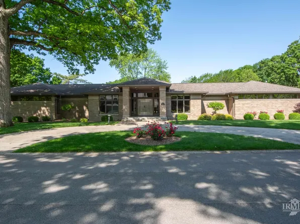 411 N Greenbriar Rd, Muncie, IN 47304