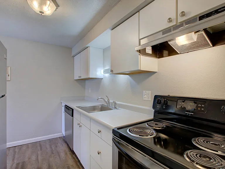 2441 S. York St. — Photo 32