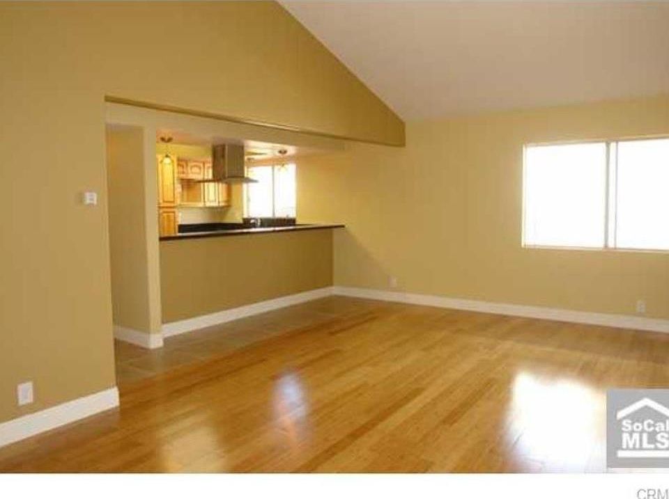 1st image of 1066 E 2nd St APT 3