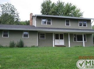 7062 Neyland Dr, Fowlerville, MI 48836