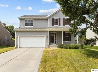 8806 S 66th Ave, Papillion, NE 68133
