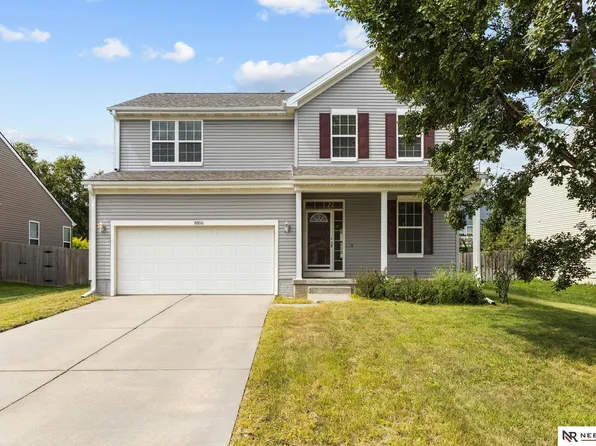 8806 S 66th Ave, Papillion, NE 68133