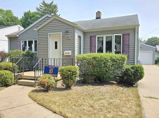 405 Burns St, Essexville, MI