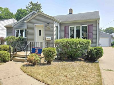 405 Burns St, Essexville, MI, 48732