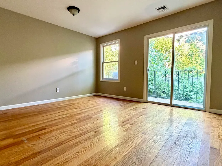 54 Terrace Ave — Photo 10