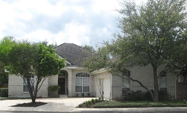2nd image of 70 Campden Cir