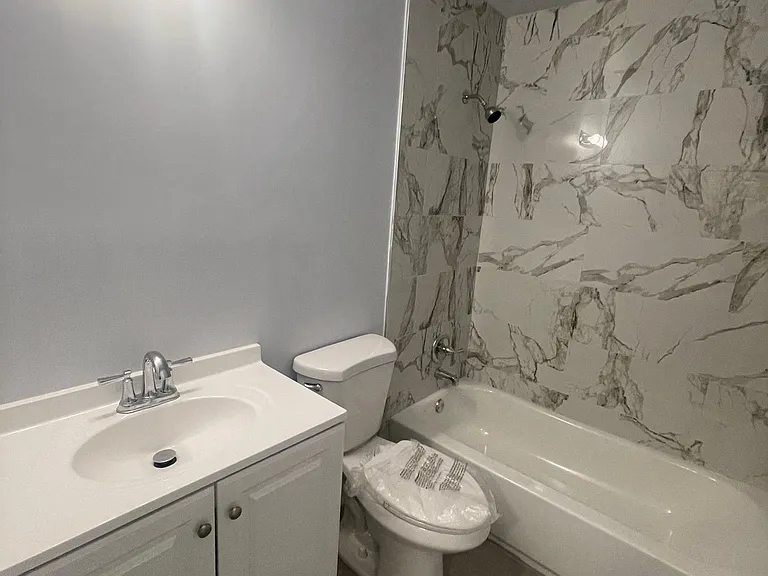 780 NE 46th Ct — Photo 15