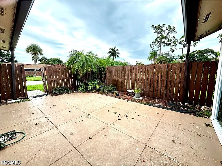 5660 Foxlake Dr — Photo 14