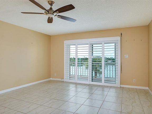 5th image of 285 107th Ave APT 402