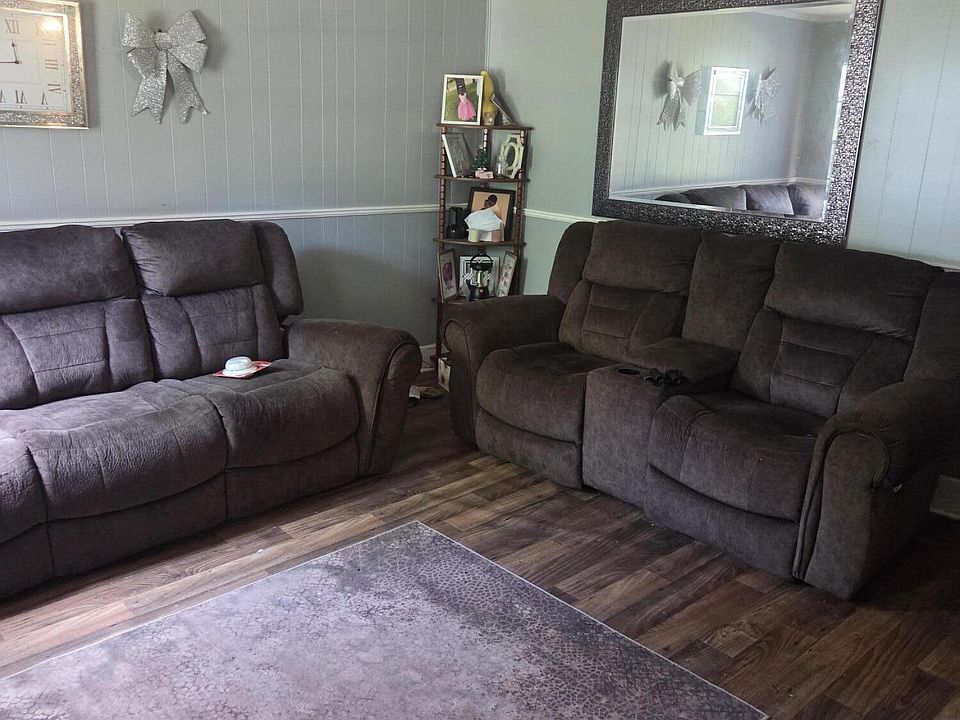 2nd image of 541 Pecan St