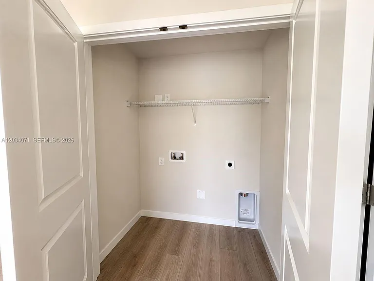 544 Ilaria Ct — Photo 16