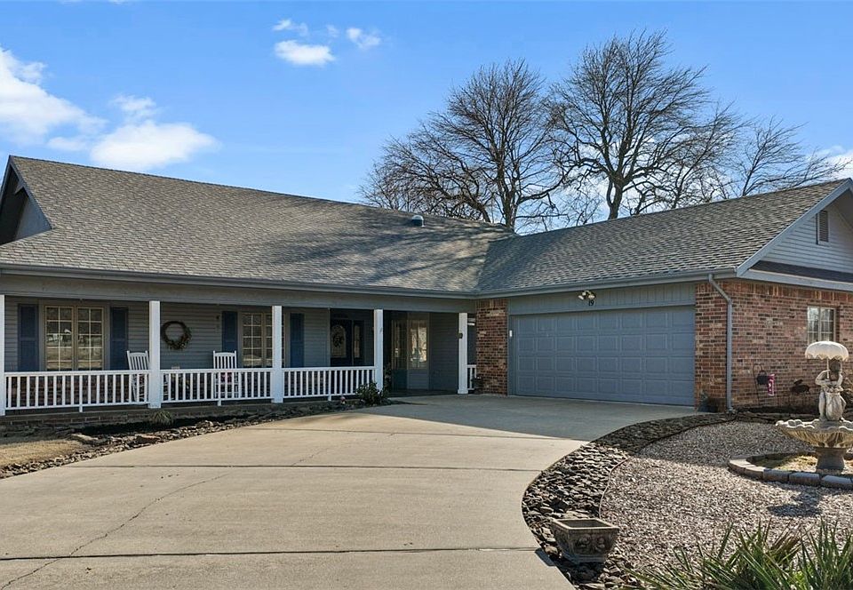 1st image of 19 Monikie Cir