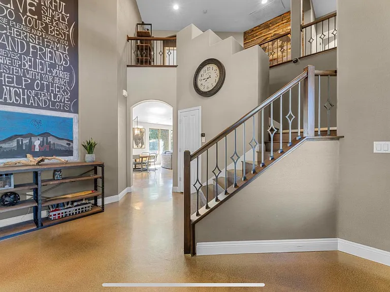 701 Rolling Green Dr — Photo 35