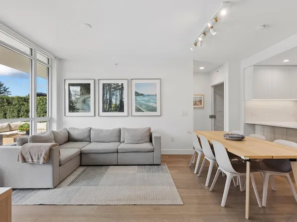 177 3rd St W #208, North Vancouver, BC V7M 0G5