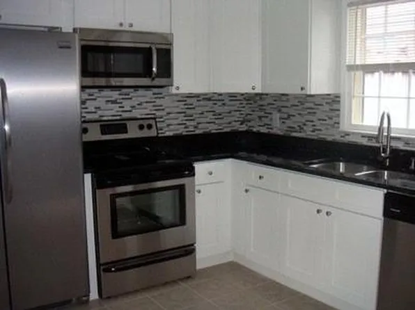 5709 Meer St, Virginia Beach, VA 23451