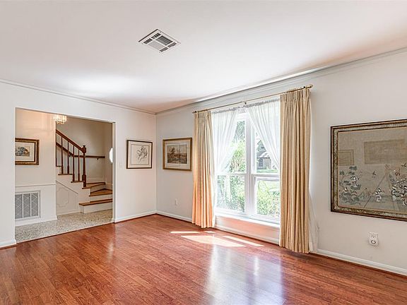 5th image of 10010 Moorberry Ln