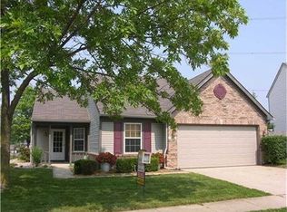 316 Lake Ridge Ln, Greenwood, IN 46142