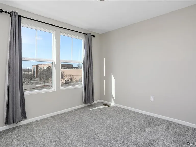 43173 Atwood Ave — Photo 27