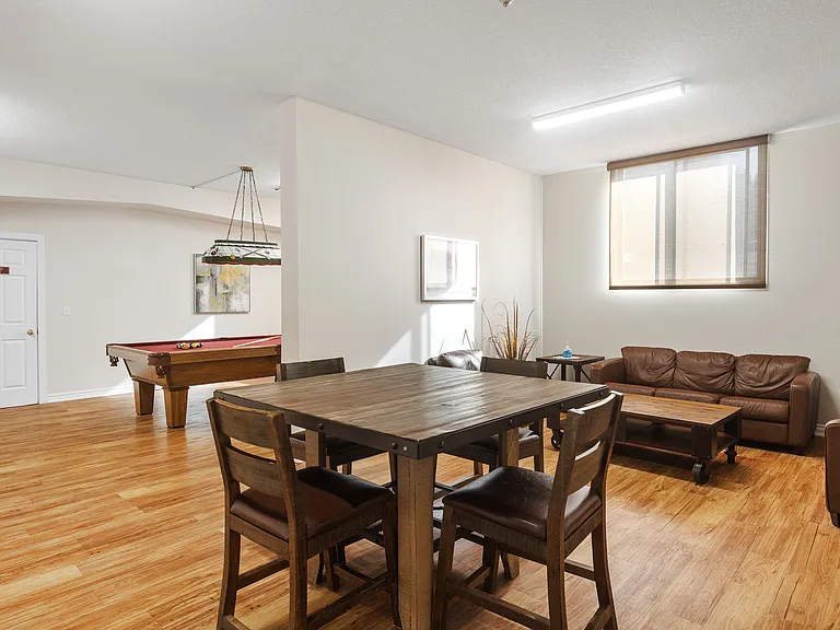 200 Queen Mary Rd — Photo 12