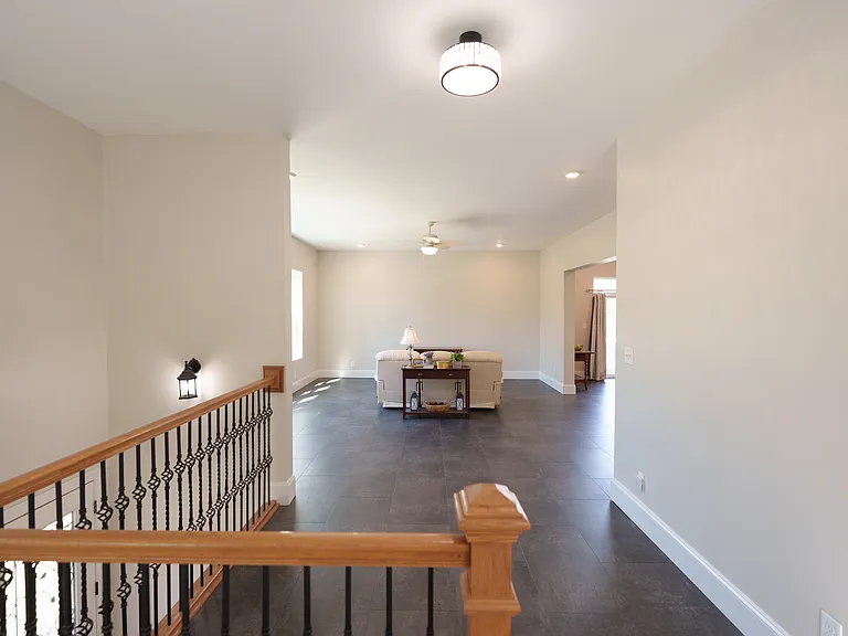 60 Madison Dr — Photo 8