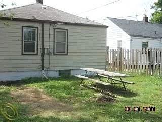 8460 Minock St photo 1