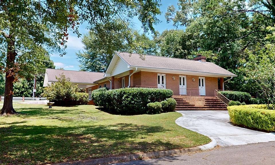 1st image of 101 Boxwood Ct