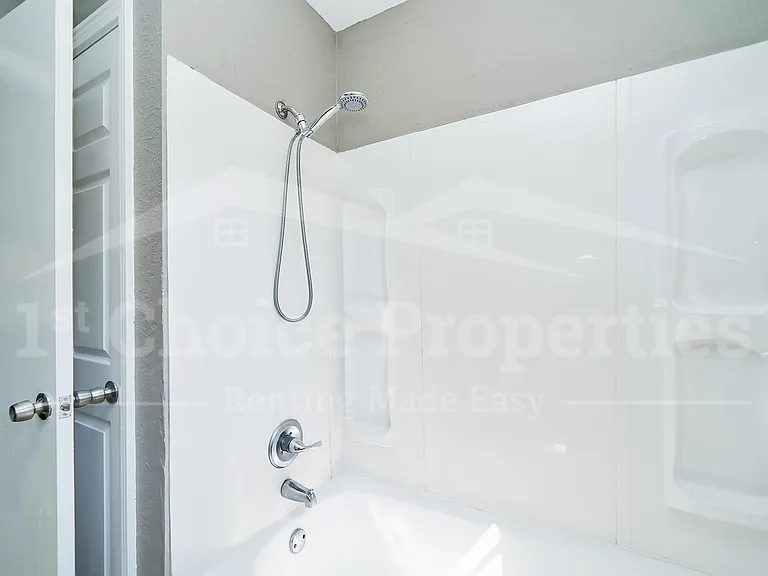 1301 5th Pl NW — Photo 7