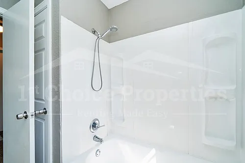 1301 5th Pl NW Photo 1