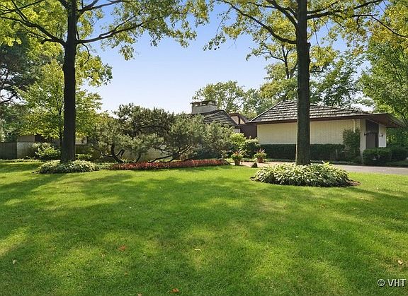 3rd image of 410 Woodland Ct