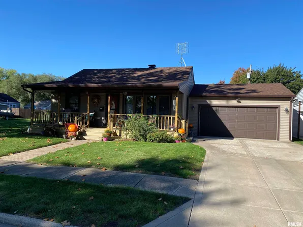 310 Iris Ct, Canton, IL 61520
