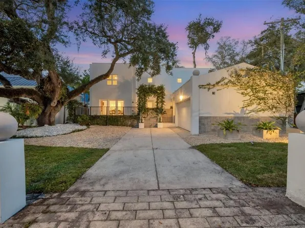 2701 CHAMBRAY LANE, TAMPA, FL 33611