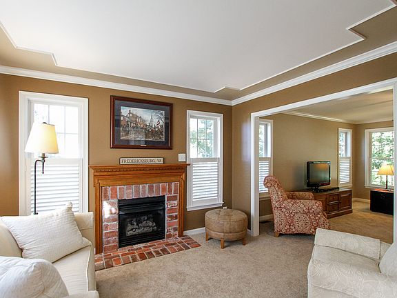 3rd image of 6817 Buck Ln