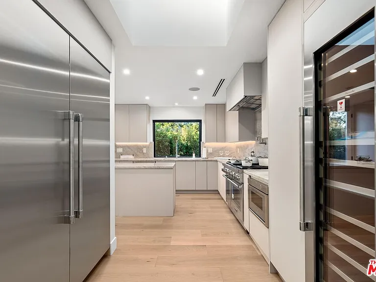 100 S La Jolla Ave — Photo 11