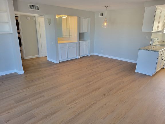 2nd image of 1263 Robinson Ave APT 12