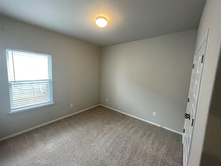 2801 Winding Creek Rd — Photo 6